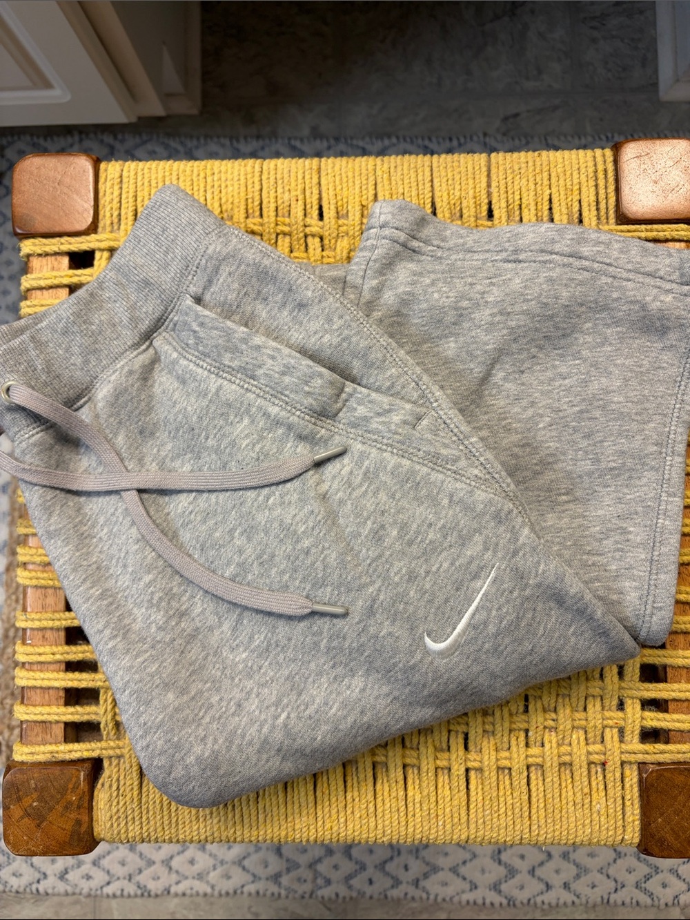 Nike Womens Gray Heather Sweatpants